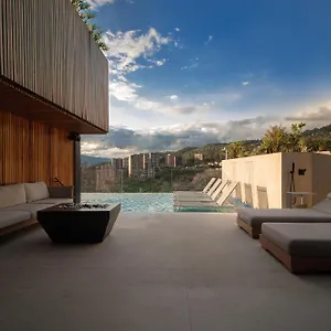 Binn ***** Medellín
