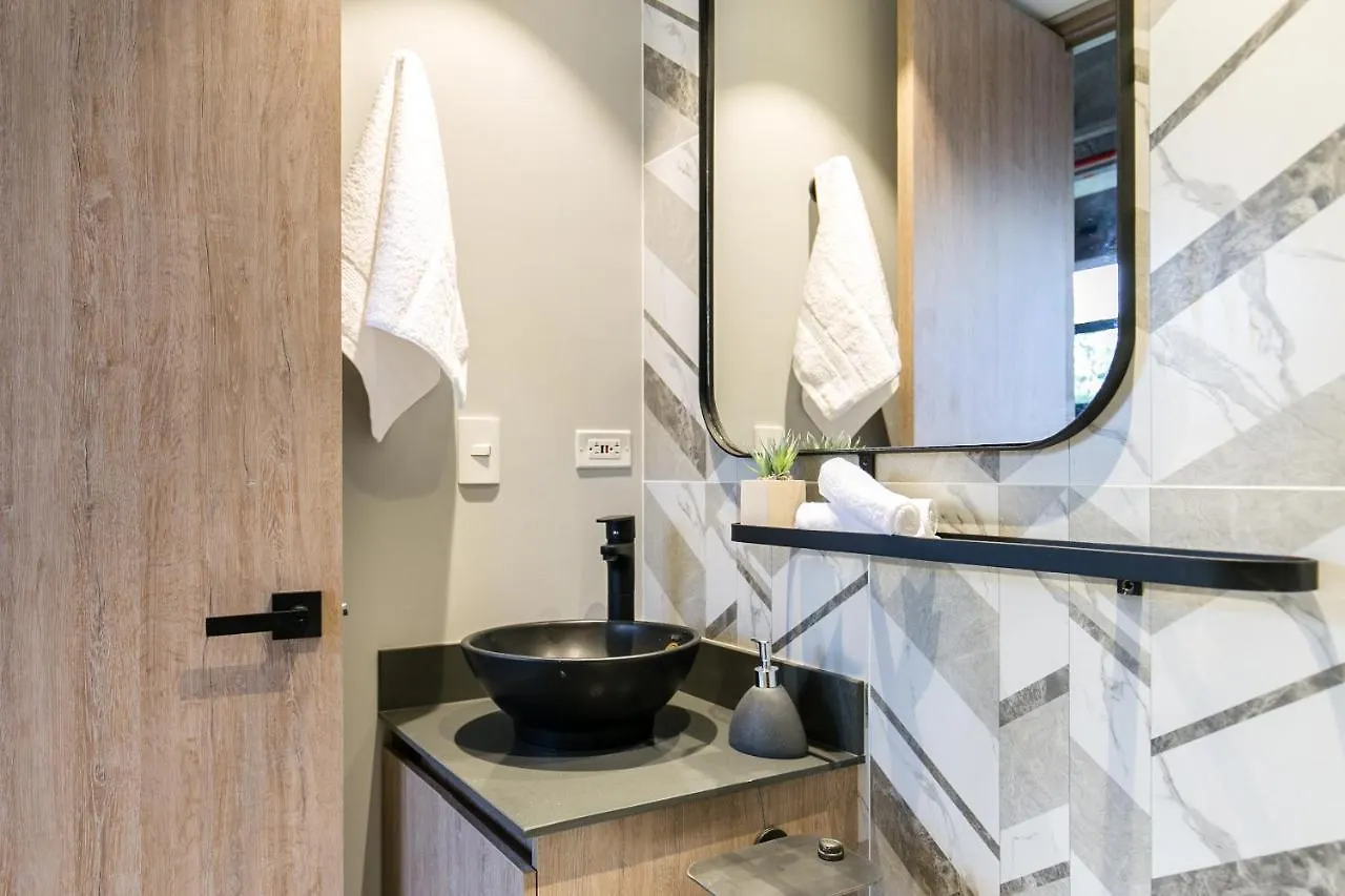 Factory Lofts Hotel 메딜린
